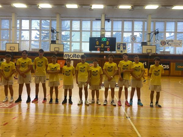 Basketbalisté ZŠ Dukelská Strakonice tentokráte předčili své kolegyně a v turnaji ZŠ obsadili skvělé 2. místo